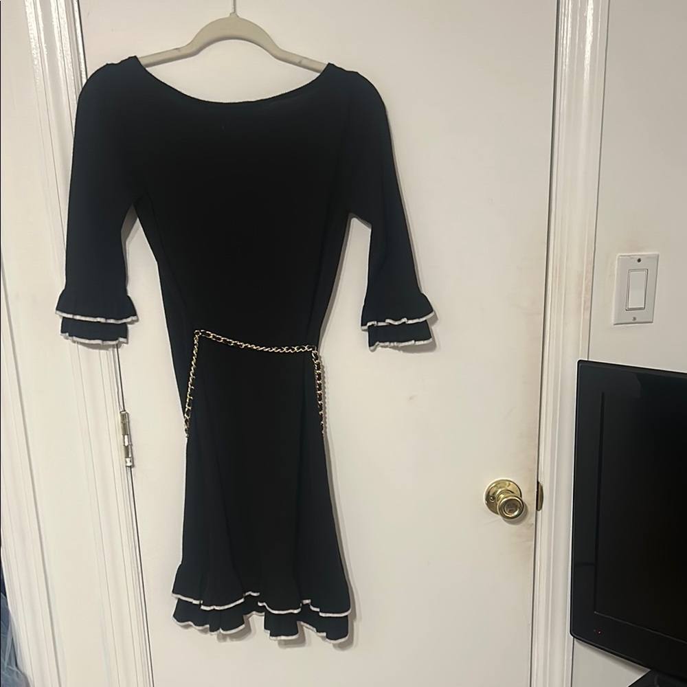 Black Sheath Dress with Bell Sleeves and Scoop Neck - Picture 3 of 3